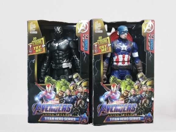 Bonecos Articulados AVENGERS - 30 cms - Som e luz
