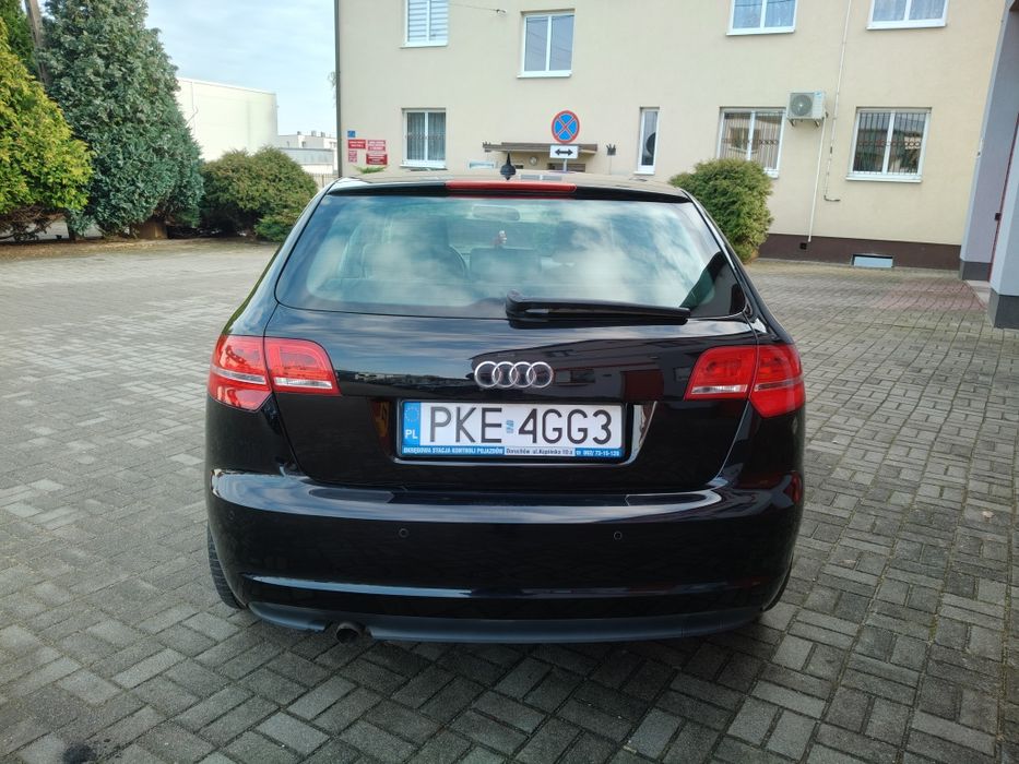 AUDI A3 1.6 TDI diesel czarna z jasnym środkiem zadbana