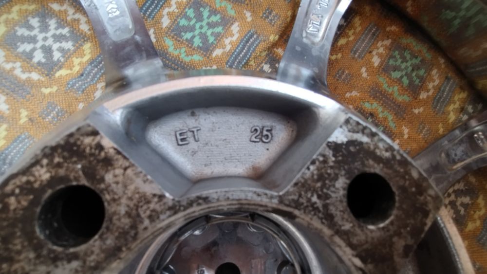 Продам комплект дисков ZW R15 4/108