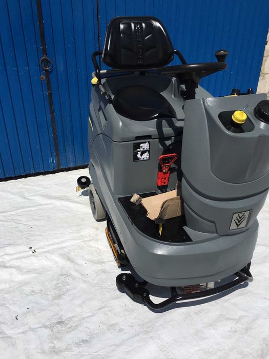 Karchercer B140 bd br поломоечная машина керхер підлогомийна