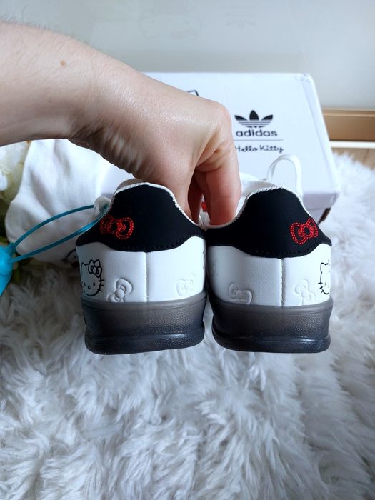 Кросівки хелоу кітті, хелоу кіті, adidas kitty, adidas gazelle