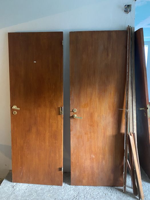 Portas madeira com aduelas