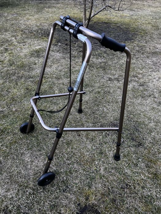 Chodzik balkonik Reha Fund RF-100 lekki składany na kółkach jak nowy