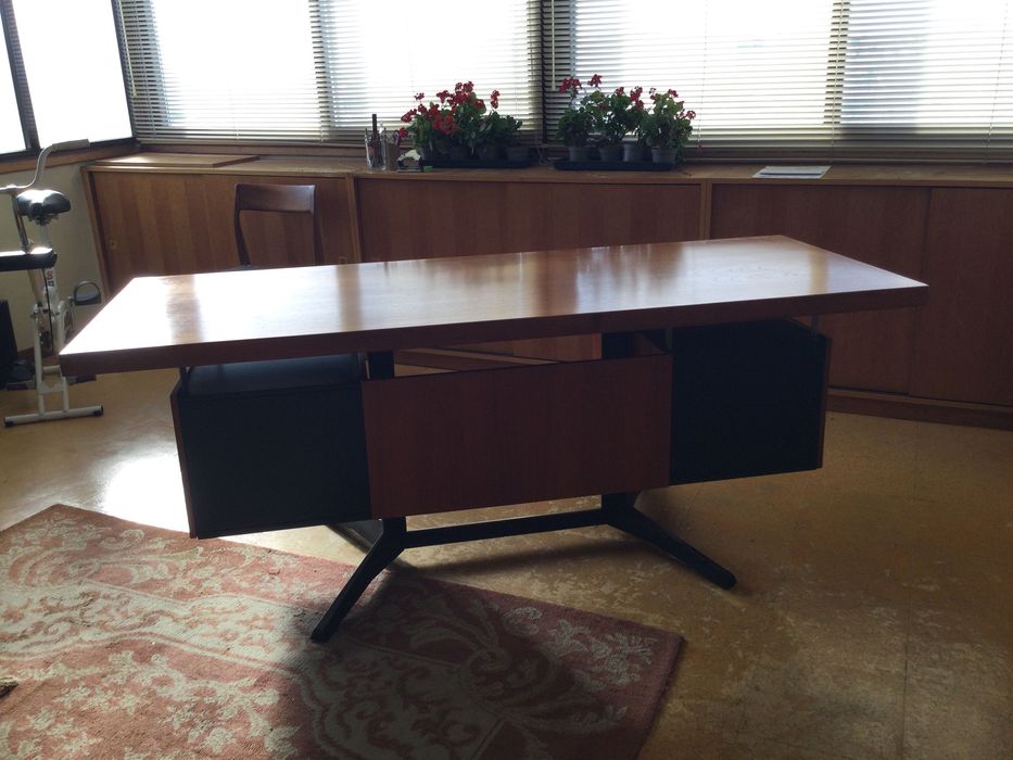 Secretária escritório