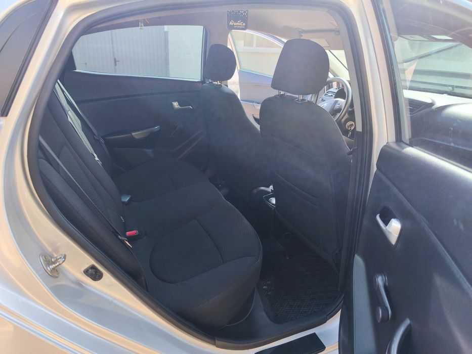 Kia Rio lll 2013 року