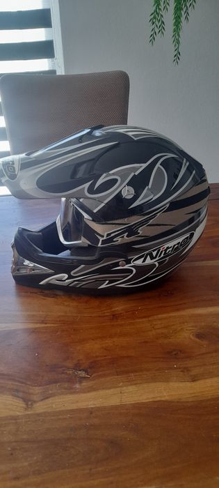 Capacetes como novos