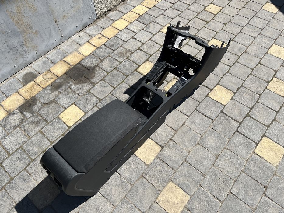 Центральна консоль Підлокітник борода VW Passat B7 Європа дефлектор