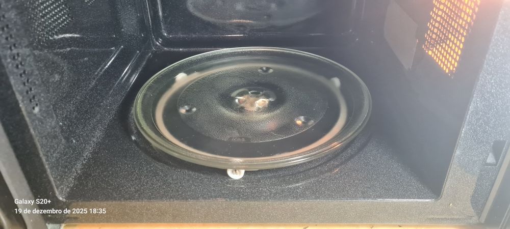 Microondas como novo