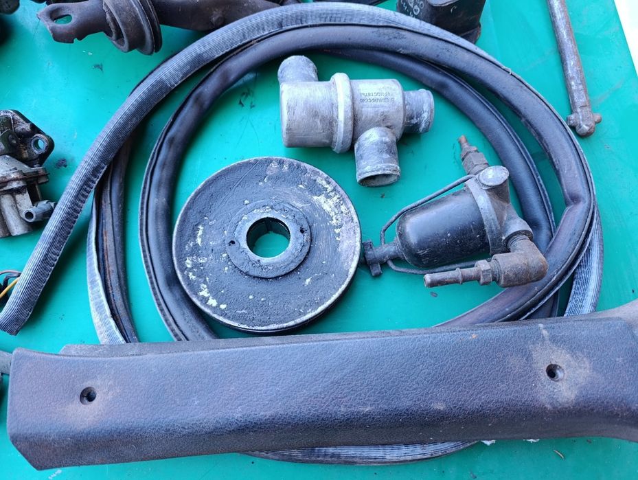 Карбюратор - бензонасос-запчасті Москвич