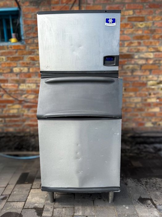 Льодогенератор Manitowoc 250 кілограм на добу кубикового льоду