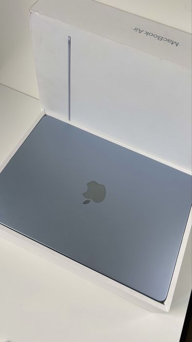MacBook Air M4 2025 13” 16GB / 256GB • Gwarancja • Super Stan !