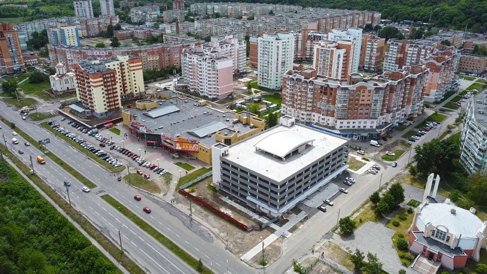 Продам паркомісце на леваді
