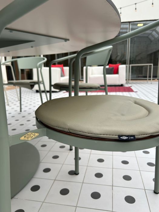 Conjunto de mesas e cadeiras verde - Adico