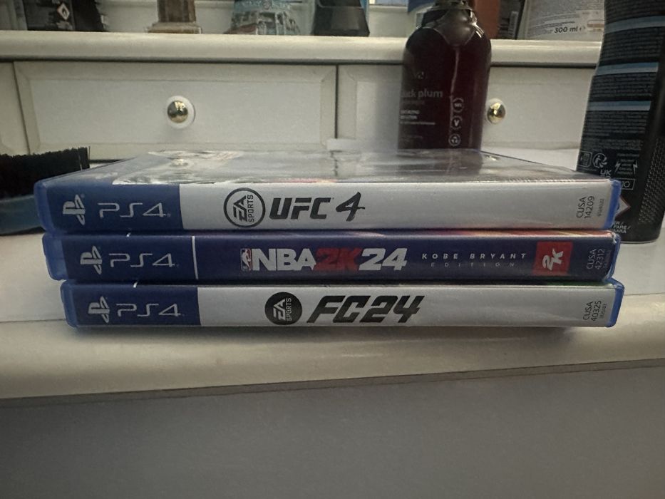 PS4 PRO com 2 comando