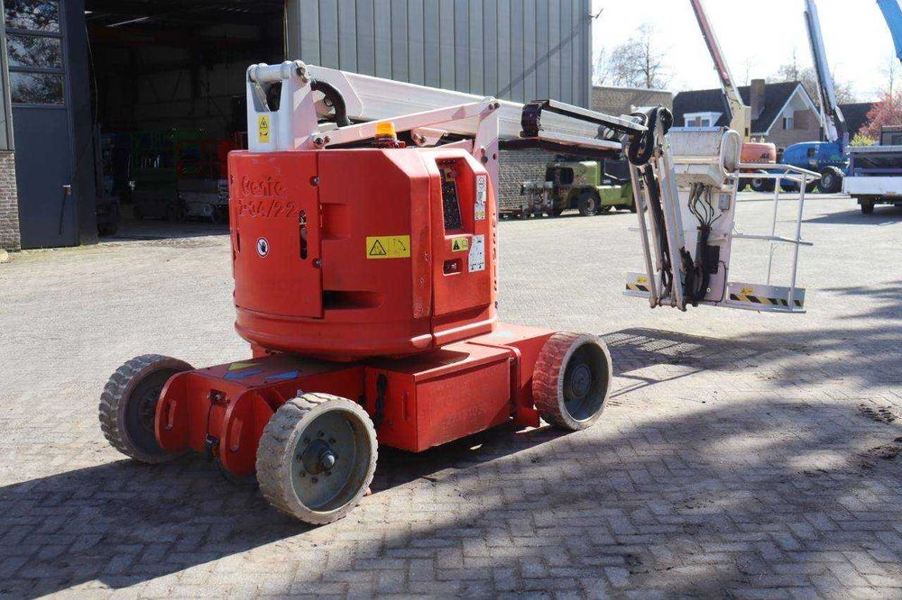Plataforma elevatória articulada elétrica, marca Genie, ano 2014