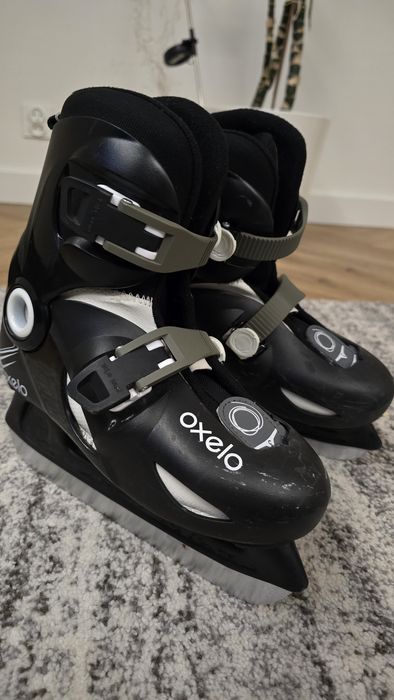 Sprzedam łyżwy hokejowe.