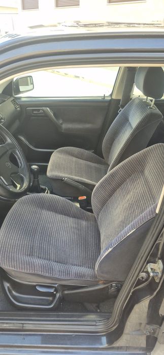 Volkswagen Golf 1.6 gasolina