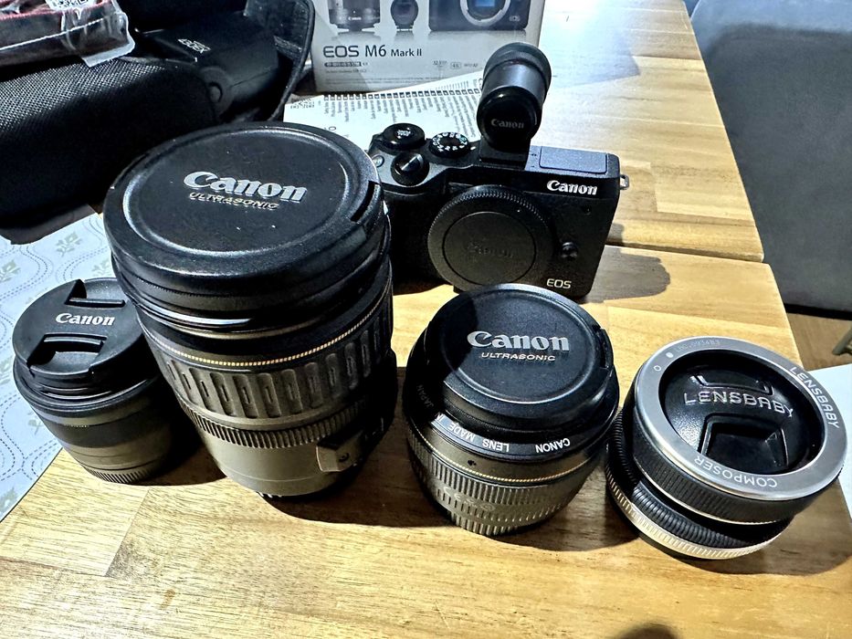 Canon EOS M6 Mark II + lentes Canon + multiplos acessorios na caixa