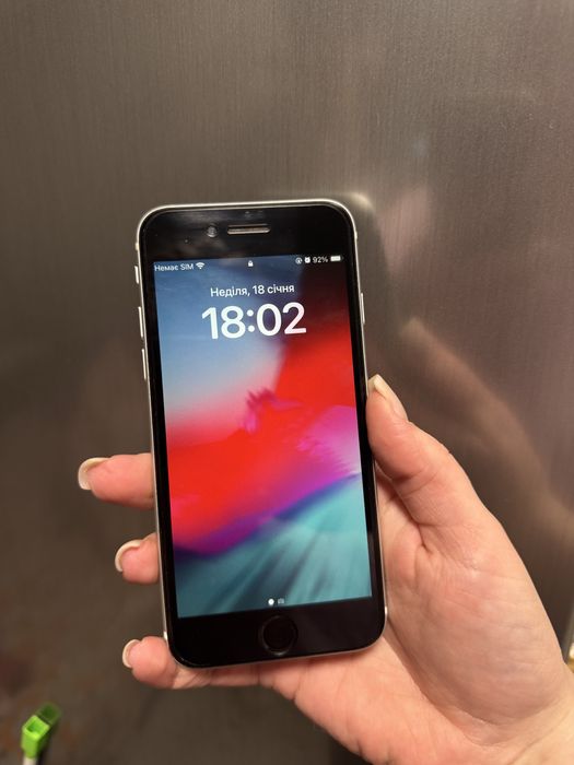 Телефон Iphone SE 2022
