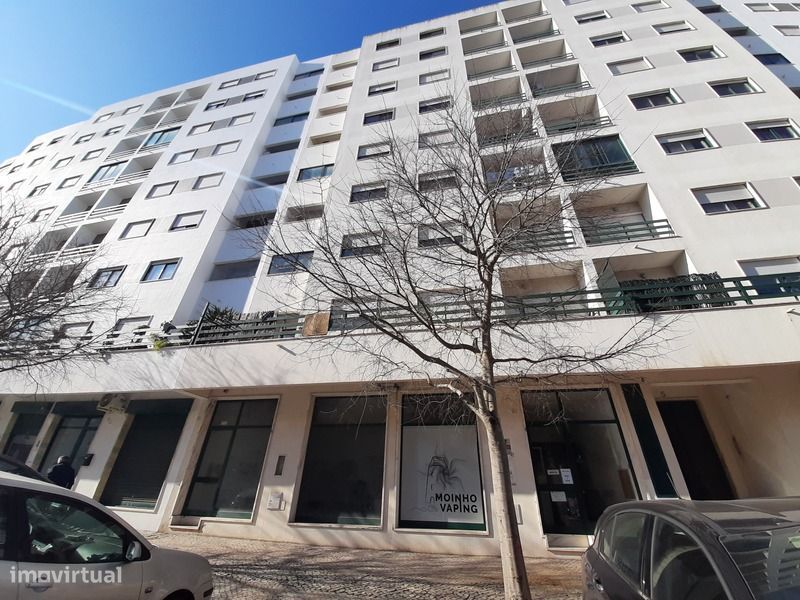 Apartamento T3 com estacionamento e arrumos | Lavradio — Barreiro E Lavradio, Setúbal