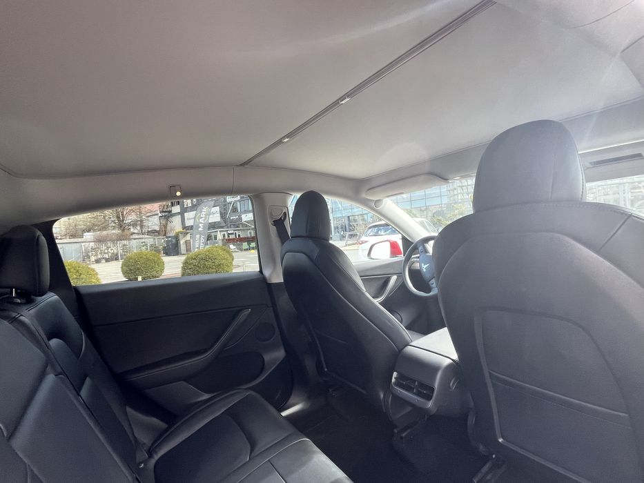 Tesla Model Y Long Range Dual Motor All-Wheel Drive 2021 Red