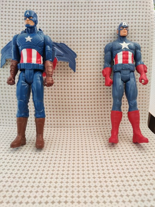 2 Captain America figures in excellent condition64586074953730120
