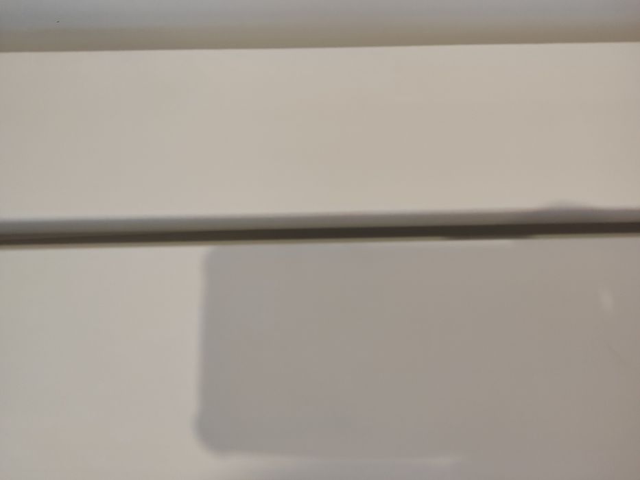 Secretária IKEA HEMNES + cadeira SKRUVSTA cinza