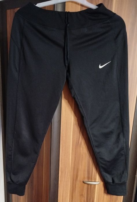 Spodnie dresowe damskie ocieplane Nike rozmiar S stan bardzo dobry