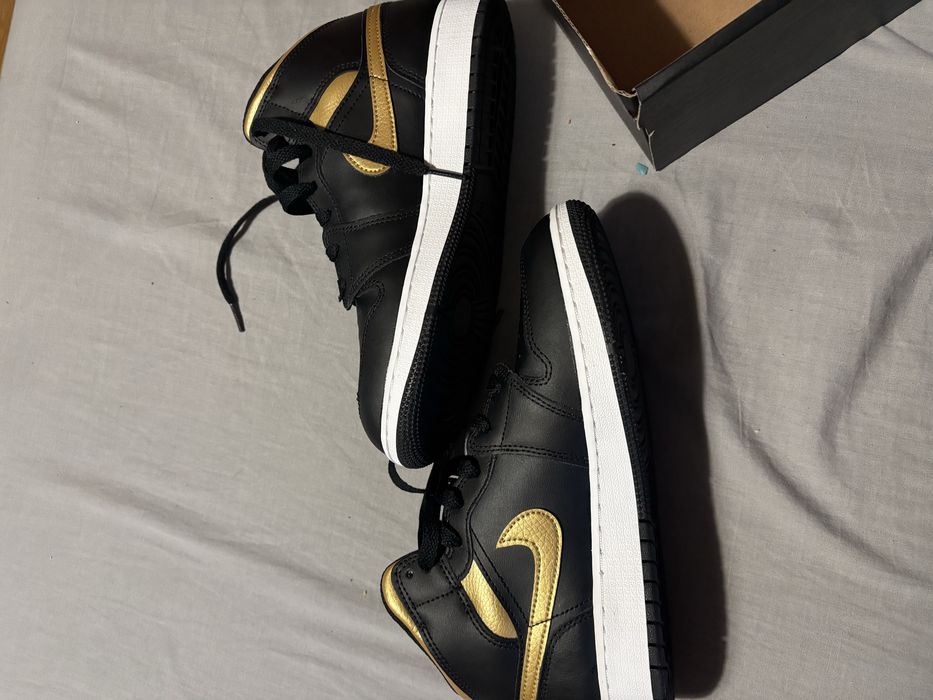 Nike jordan 1  mid