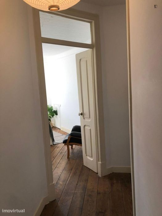 Quarto - localizado em Arroios Lisbon