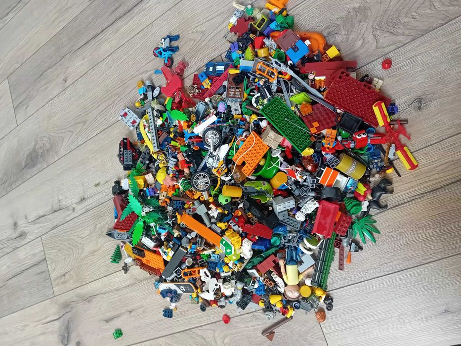 Figurki Star Wars plus klocki