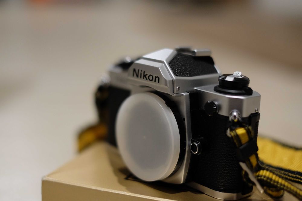 Nikon FM2n - câmara fotográfica SLR