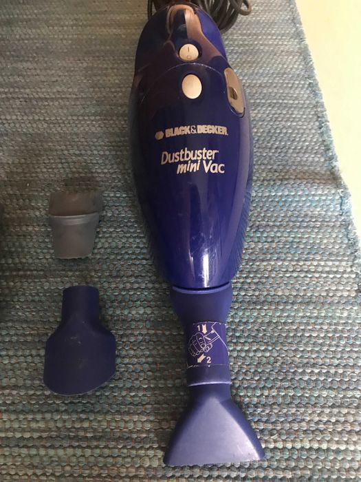 Aspirador de mão Black & Decker com fio