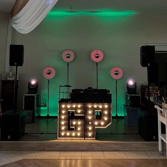 Oświetlenie dekoracyjne dj na wesele imprezy studio