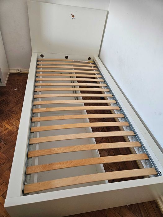 Cama com gavetas