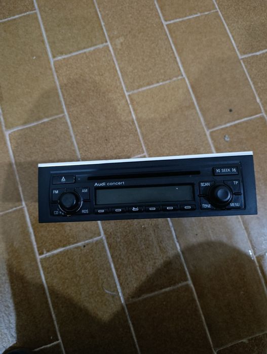 Vendo radio original Audi A4 B6