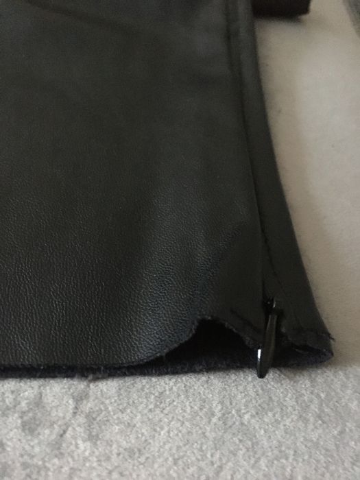 Spodnie Zara czarne eco skóra rozm.XS