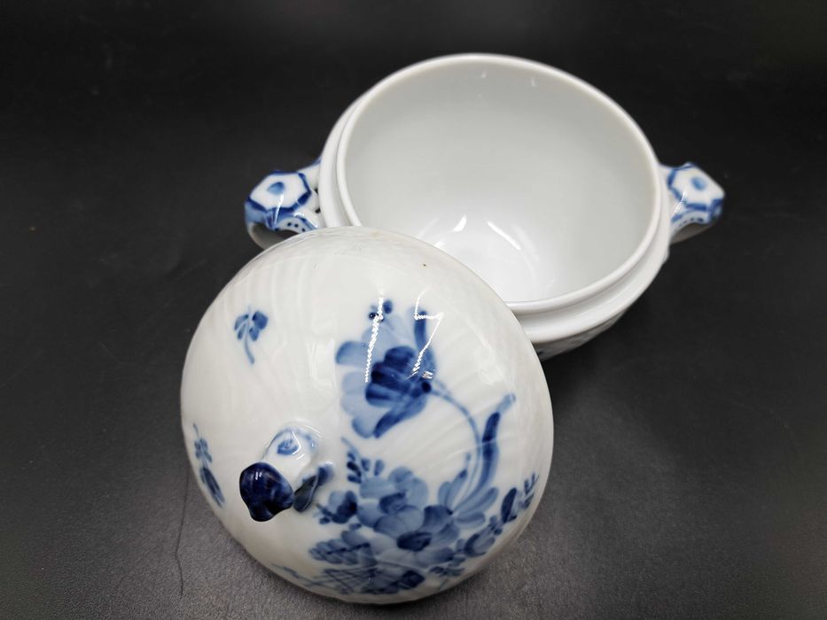 Serwis Royal Copenhagen Blue Flower Braided, reliefy, Bla Blomst Flettet