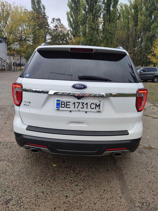 Ford Explorer 2018 року 3.5 газ\бензин