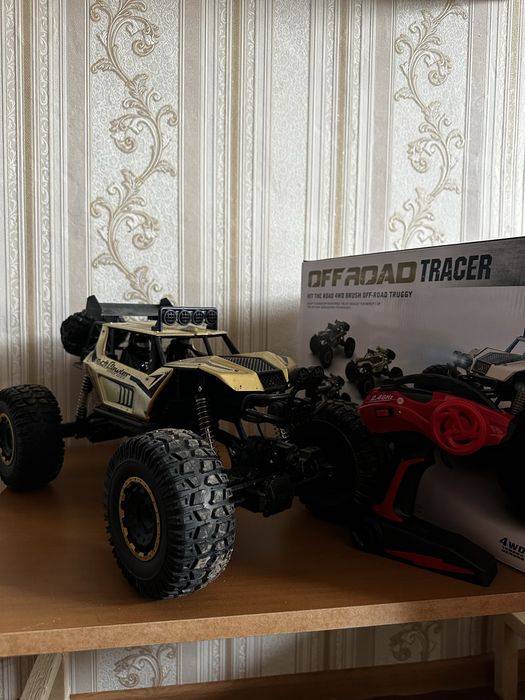 Машинка на радиоуправлении с доп. акомулятором