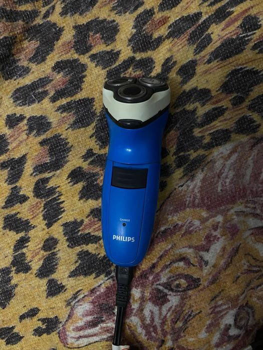 Продам бритву  Philips в рабочем состоянии