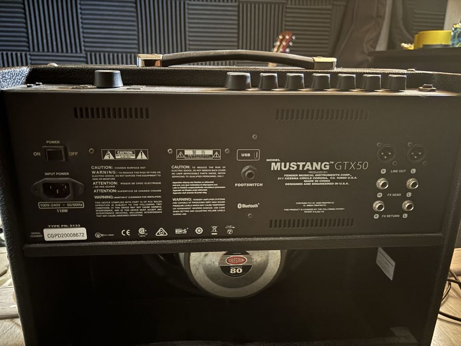 Amplificador guitarra Mustang GTX50 + pedaleira