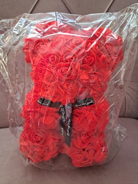 Miś z róż kwiatów czerwony rose teddy, piankowe róże, ozdoba 25cm Wale
