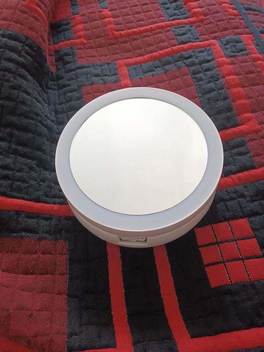 Espelho com luz e suporte