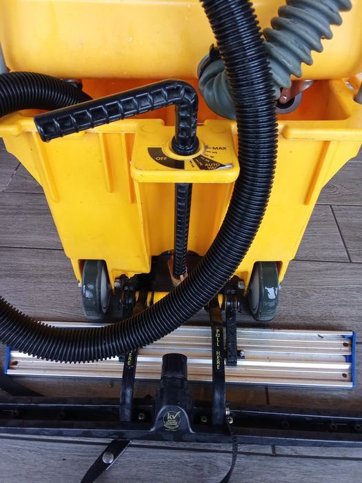 Миючий моющий пилосос (підлогомийна машина підлогомиюча поломоечная)