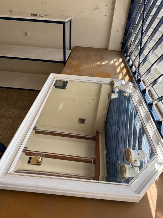 Espelho vintage com luzes branco