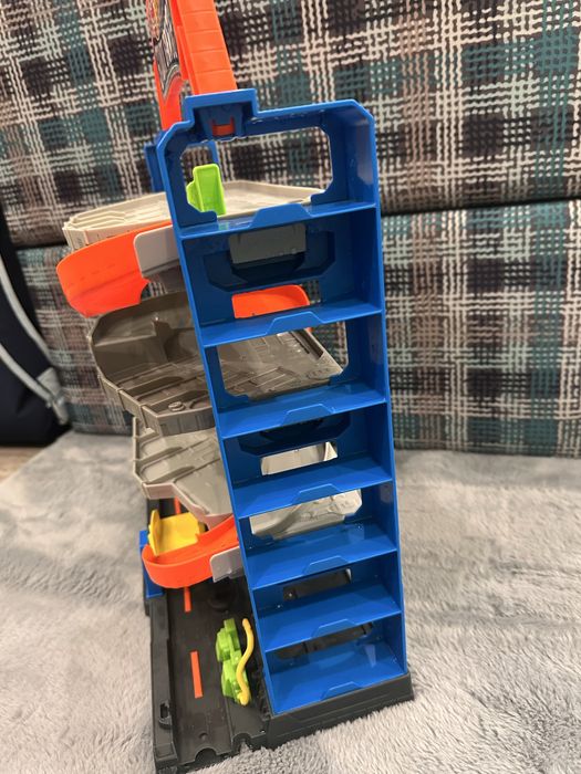 Гараж Hot Wheels