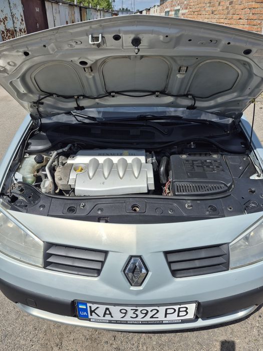 Продам RENAULT Megan 1,6 Автомат