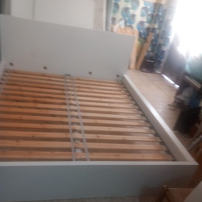 Cama de casal 180 por 2 metros de comprimento