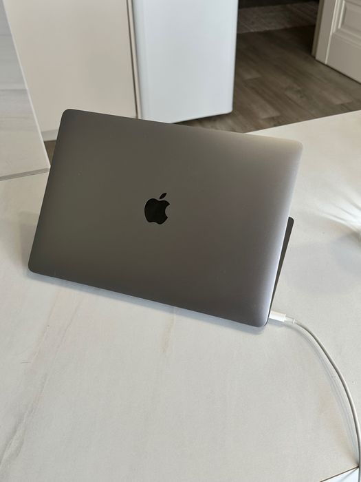 MacBook Air 2020 i3